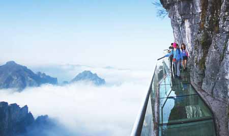 長(zhǎng)沙出發(fā)到張家界玻璃橋云天渡、森林公園、天門山玻璃棧道往返4天3晚游