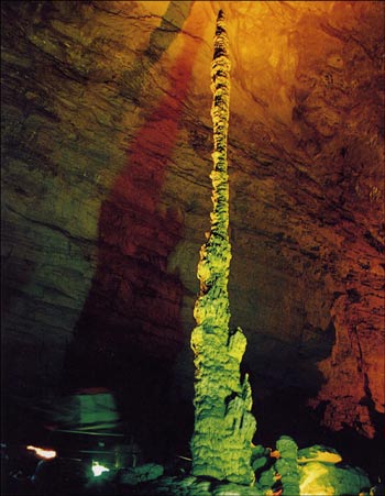 張家界國(guó)家森林公園、大峽谷、玻璃橋、鳳凰古城四日游